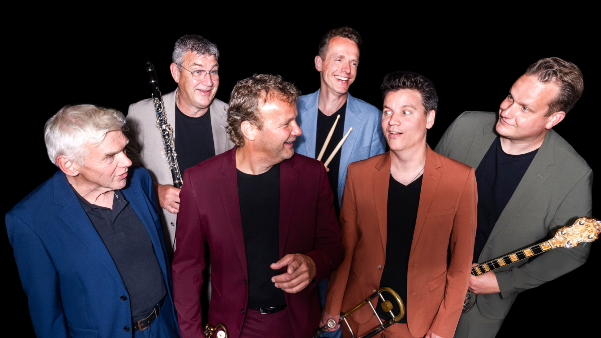 bjf26-hotrevivalstompers-thestompers.png